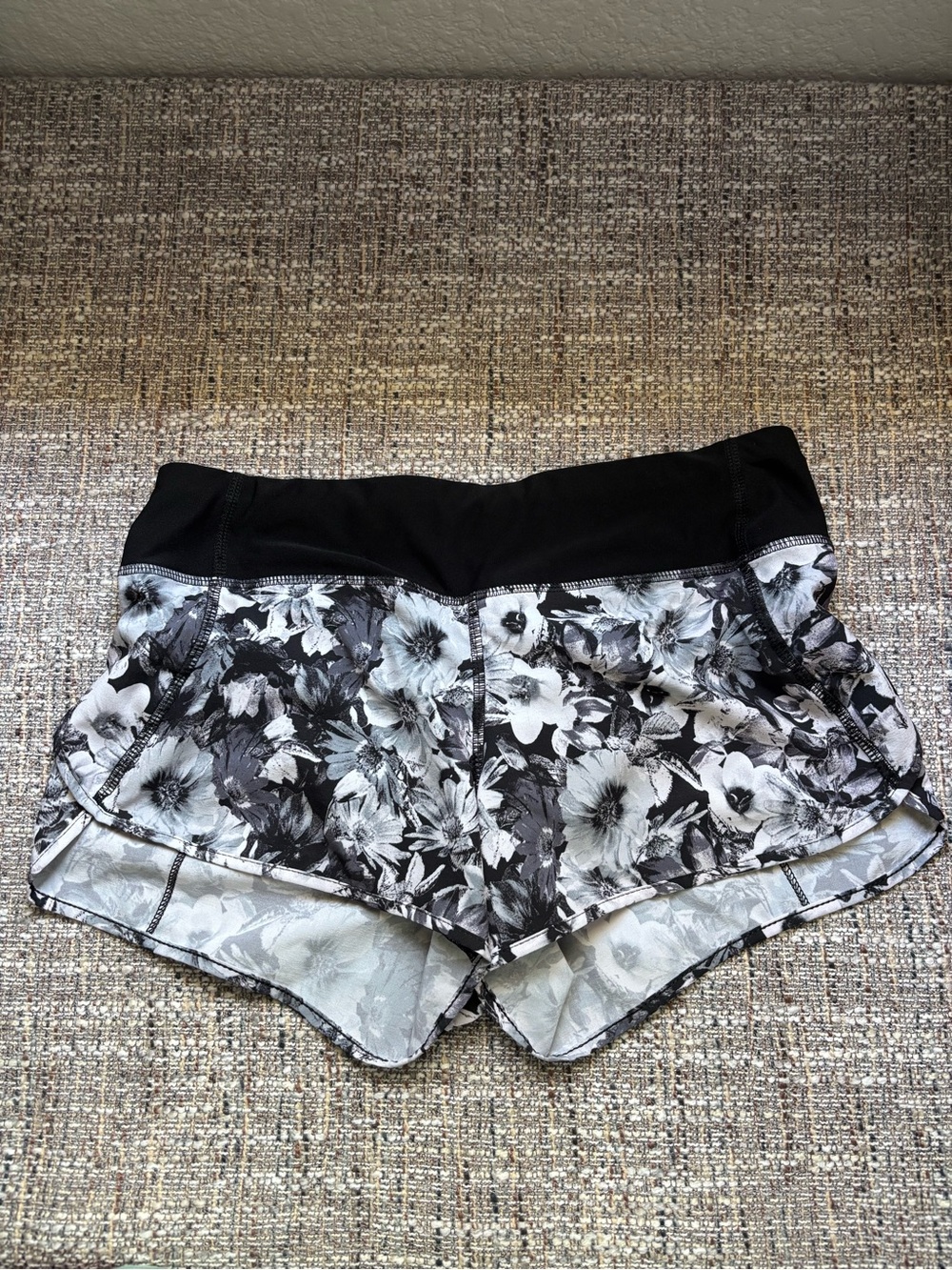 Women’s Low Rise Active Shorts - Lined Black & White Floral